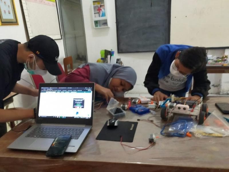 Seperti Apa Fungsi Robot Greenhouse Buatan Siswa MAN 1 Semarang?