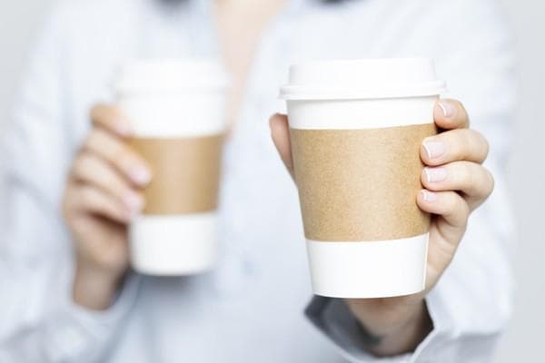 Gelas Kertas; Apakah Ramah Lingkungan sama dengan Aman untuk Manusia?