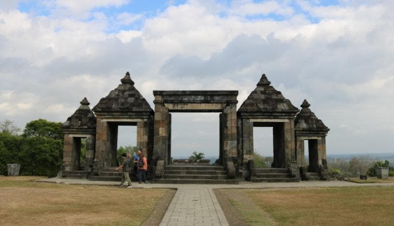 Candi Ratu Boko di Yogyakarta. (Wikipedia/Yusril Mizra)