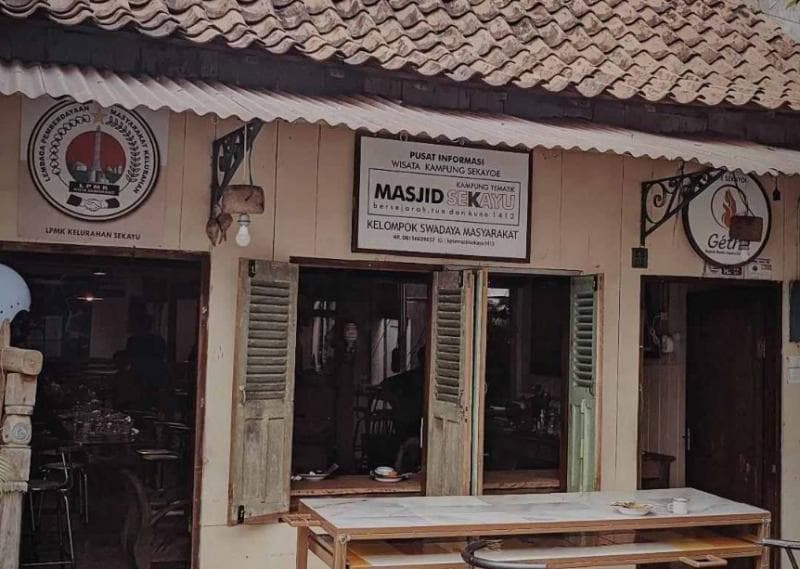 Kafe Sekayoe "Gethe" di Kampung Sekayu, Kota Semarang. (IG/@namanya_salman)