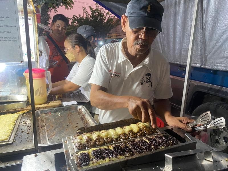 Kue Pukis Petudungan Semarang, Tiga Jam Jualan Langsung Habis