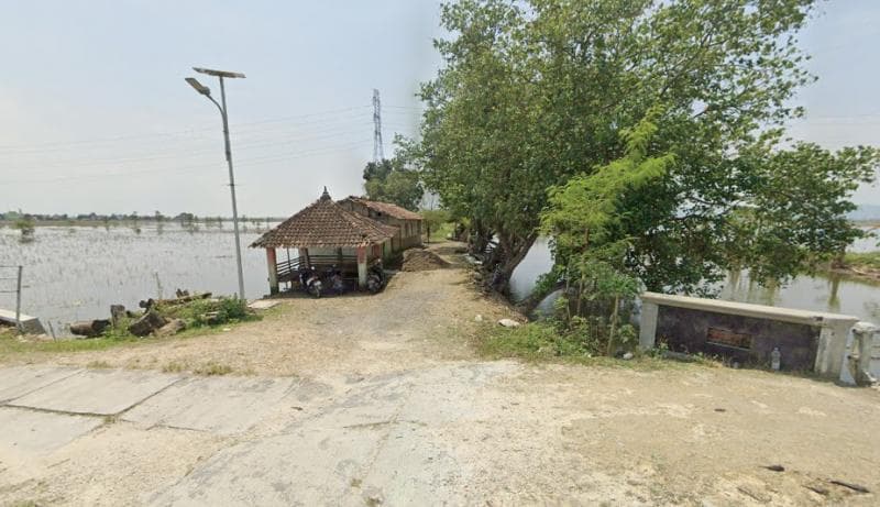 Lokasi Warung Bu Sumiati yang ada di area persawahan. (Googlestreetview)