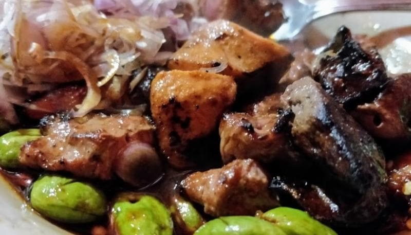 Meski Pindah Lokasi, Tongseng Kambing Mirah Pak Yono Terus Diburu Pembeli