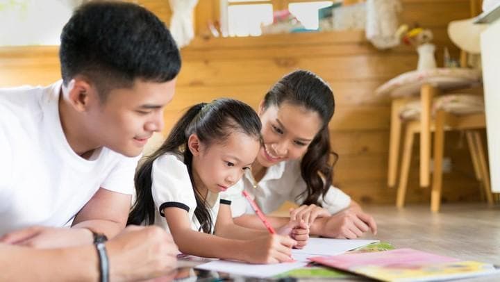 Kapan Orangtua Mengajari Anak-Anak Mulai Menulis Resolusi?