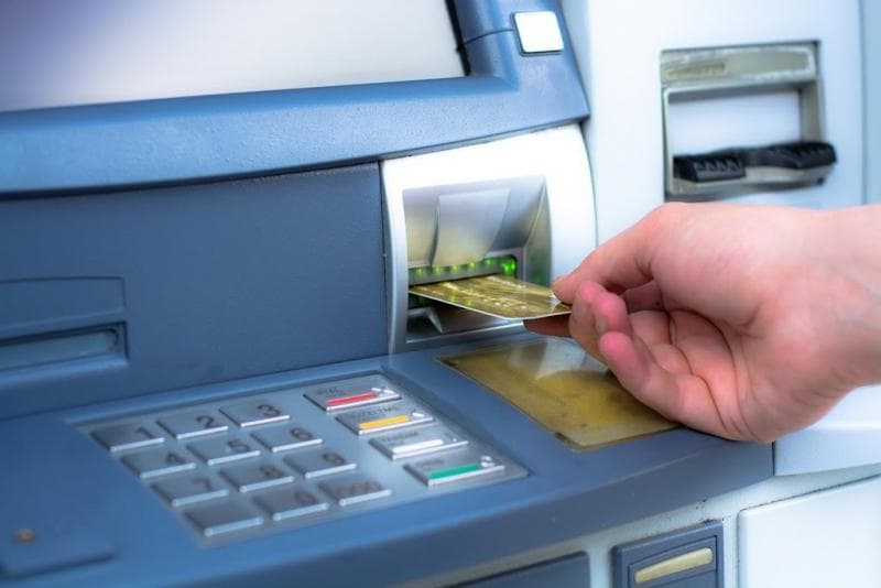 Mesim ATM yang diprediksi punah sepuluh tahun lagi.(IStock)