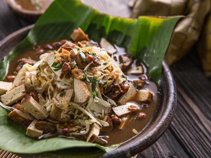 Tahu Kupat Landan Banjarnegara, Kuliner Unik yang Diberi Campuran Abu