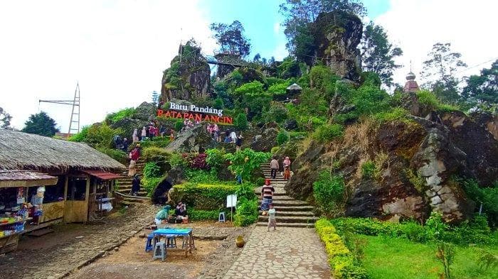 Batu Ratapan Angin Dieng sudah dilengkapi dengan banyak fasilitas wisata lengkap. (Tribunnews/Imah Masitoh)