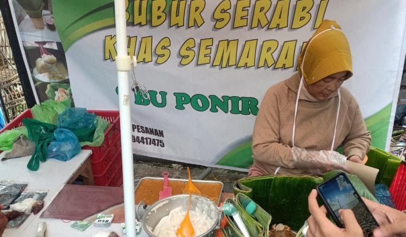 Bubur serabi Bu Ponirah di Semarang. (Twitter/yuli_wah)