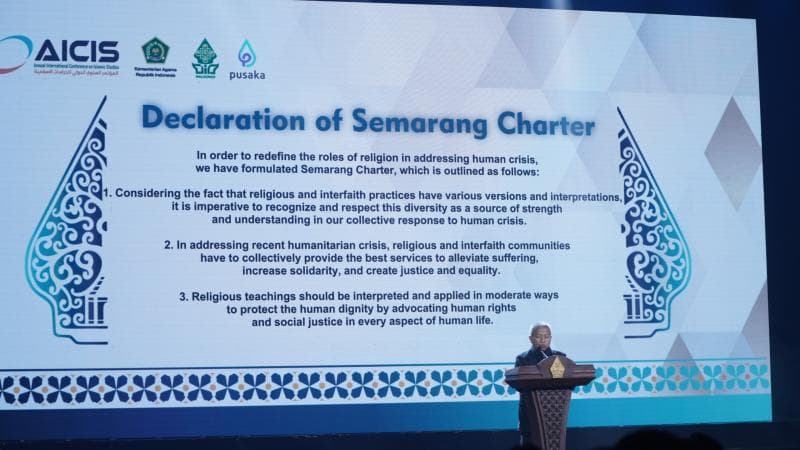 Plt Rektor UIN Walisongo Nizar Ali saat membacakan poin-poin "Piagam Semarang". (Dokumen Humas UIN Walisongo)
