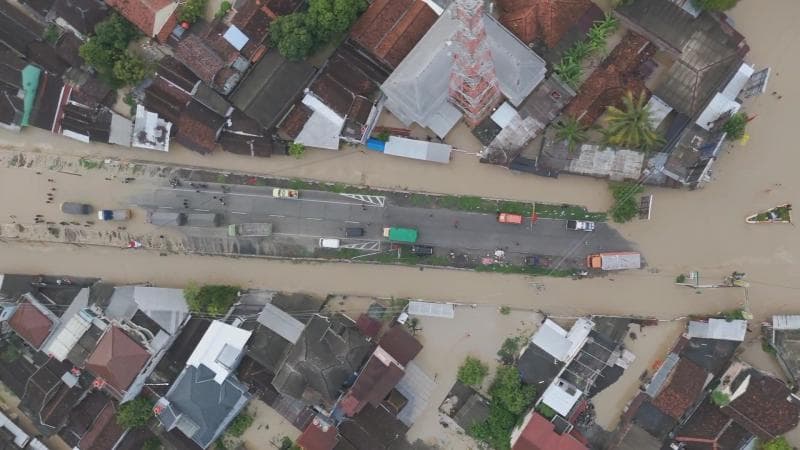 Banjir Grobogan merendam 2.662 rumah di 12 kecamatan. (Jpnn)