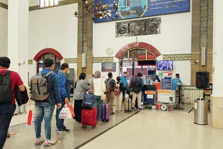 KA DAOP 4 Semarang layani 222 ribu pelanggan selama periode long weekend Isra Mikraj - Imlek 2024. (Kompas)