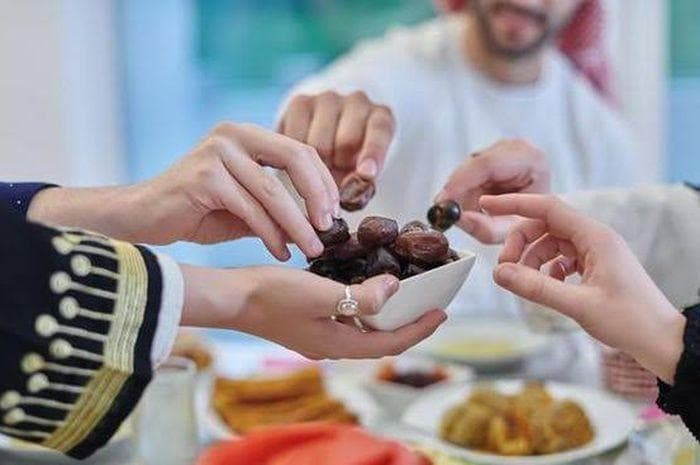 Menolak Ajakan Buka Bersama Tanpa Berbohong
