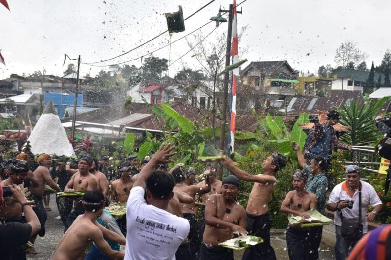 Tradisi Dukutan, Cara Warga Tawangmangu Mencegah Bencana
