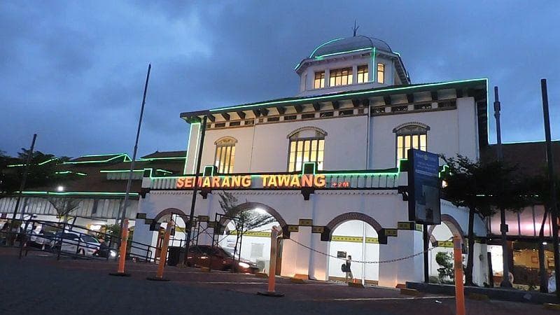 Stasiun Semarang Tawang Bank Jateng menjadi stasiun tertinggi dengan jumlah penumpang naik sebanyak 142.747 orang. (Okezone/Taufiq Budi)