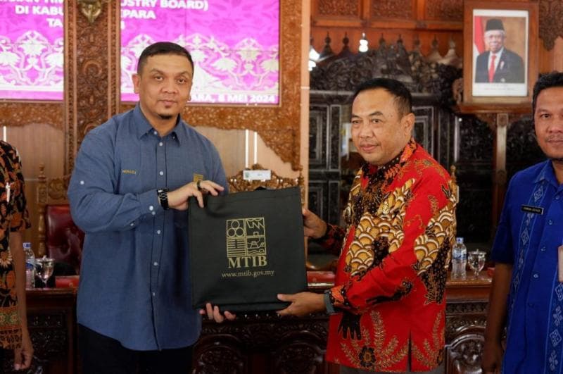 Timba Ilmu, Delegasi Malaysia Kunjungi Industri Kayu di Jepara