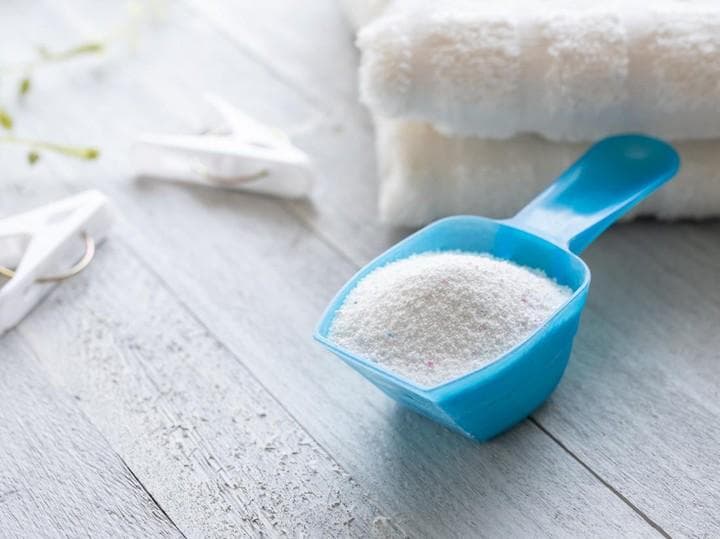 Mengapa Nggak Dianjurkan Menggunakan Deterjen Bubuk untuk Mencuci Baju Bayi?