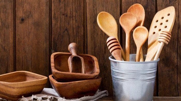 Keunggulan Menggunakan Peralatan Makan dan Masak Berbahan Kayu