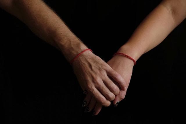 Mengenal Red String Theory, Kalau Jodoh Nggak Akan ke Mana