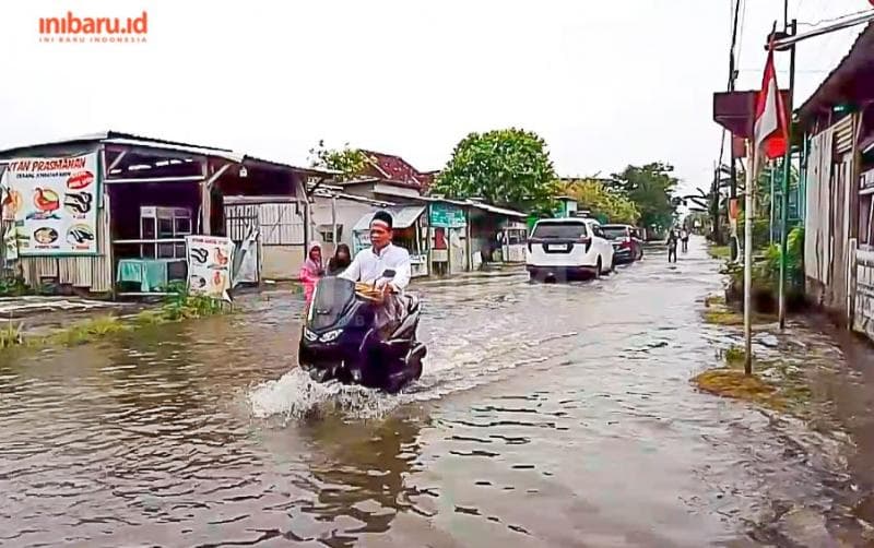 Jalur Alternatif Semarang-Demak Masih Terputus akibat Banjir di Kalisari Demak