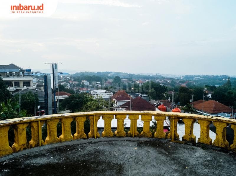 Kota Semarang tampak dari atas balkon. (Inibaru.id/ Audrian F)<br>