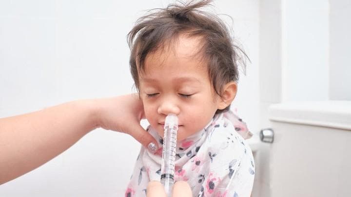 Cuci Hidung, Solusi Simpel dan Ampuh Atasi Batuk Pilek pada Anak!