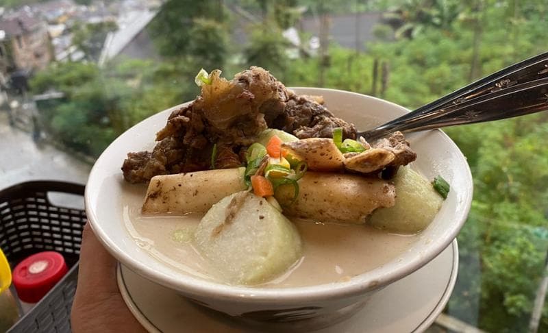 Nikmatnya Lontong Tetel di Warung Tunggak Semi Purbalingga