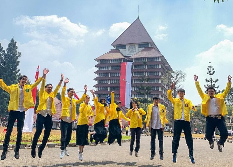 Lulusan Kampus Mana di Indonesia yang Paling Laris di Dunia Kerja?
