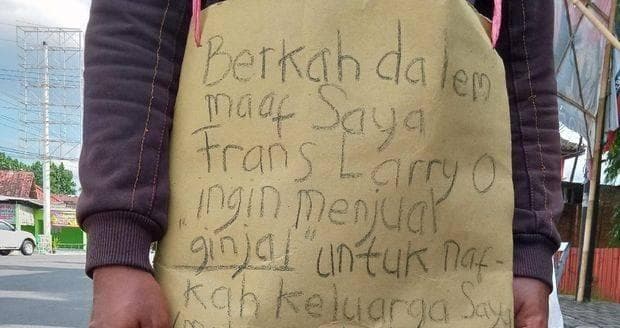 berbekal sendal jepit, tas ransel dan masker, pria ini melakukan perjalanan ke Semarang. (news.detik.com)