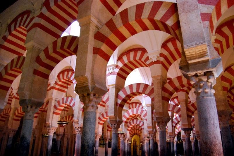 Interior masjid-katedral di Cordoba, Spanyol (Flickr/John Solaro)<br>