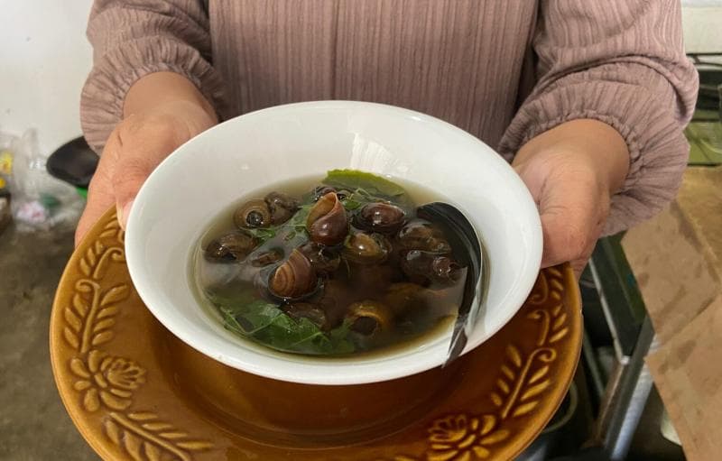 Mencicipi Kelezatan Keong Srutup Bu Puji di Kudus