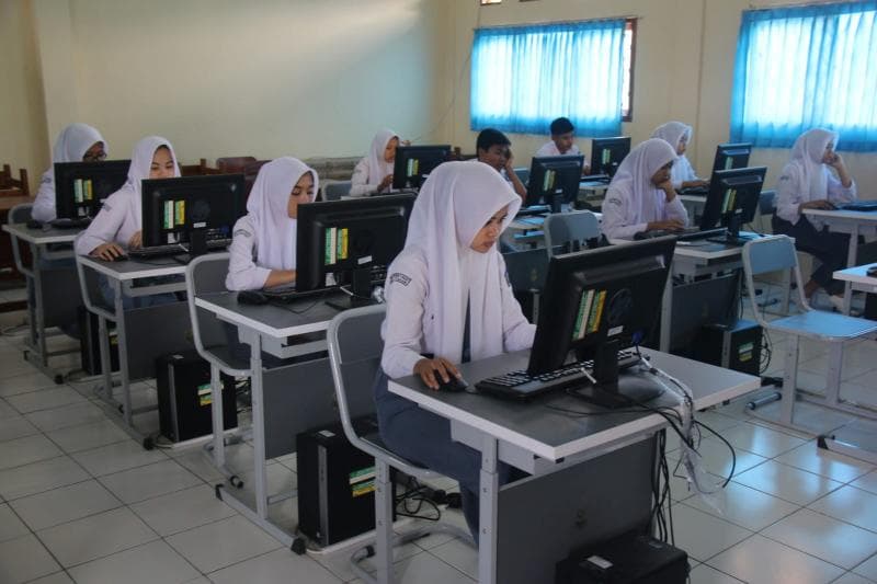 Jurusan SMK yang Dianggap Nggak Relevan Lagi di Dunia Kerja Menurut Pakar