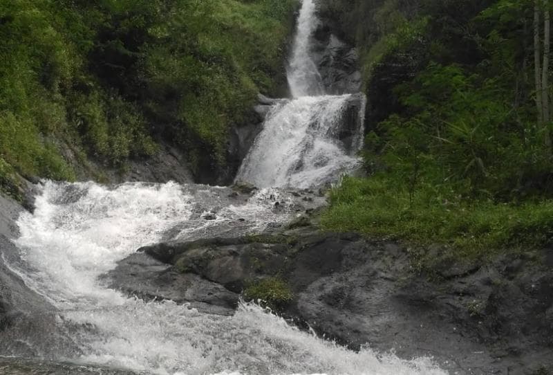 Sejuknya Pemandangan Alam di Curug Kenceng Pemalang