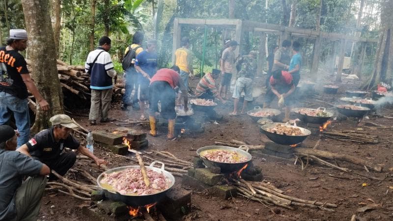 Tradisi Unik jelang Ramadan; Nyadran 'Gulai Kambing' di Ngijo Semarang