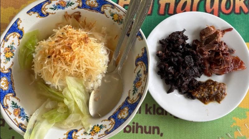 Lezatnya Kuliner Legendaris Sop Empal Bu Haryoko Muntilan