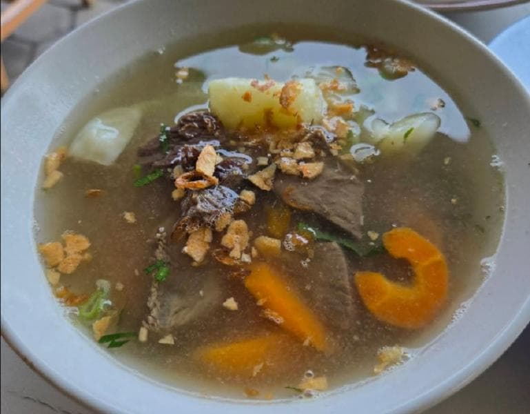 Nggak Seram, Sup Pocong di Warung Mbak Anis Pati Justru Bikin Ketagihan