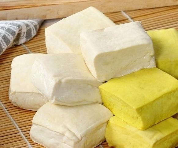 Biar Nggak Salah Olah, Ini Perbedaan Tahu Kuning dan Putih