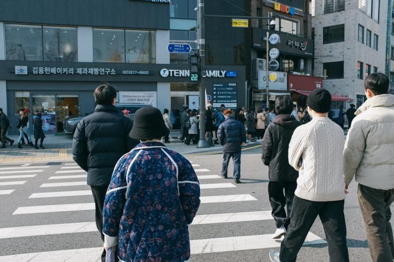 Uniknya 'No Color Rule', Fenomena Fesyen Jalanan Korea Selatan