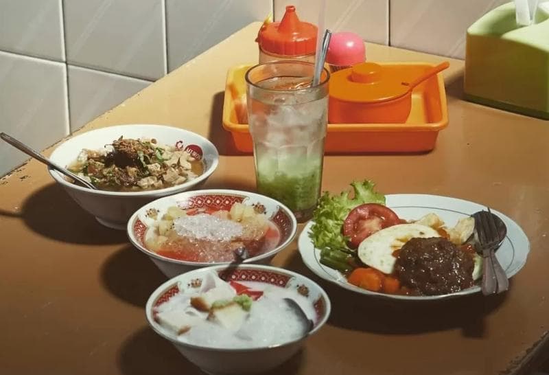 Mencicipi Rasa Legendaris di Setiap Menu yang Disajikan di Warung Moerni 78 Yogyakarta