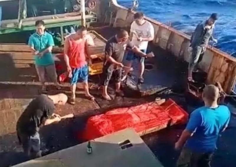Nasih tragis jenazah ABK Indonesia yang dilarung di laut. (MBC)<br>