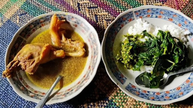 Lezatnya Opor Enthok di Warung Enthok Bu Siti, Kuliner Legendaris Wonosobo