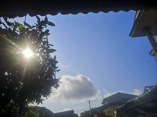 April Mop atau April Panas? Intip Bocoran Cuaca BMKG Sepekan ke Depan!