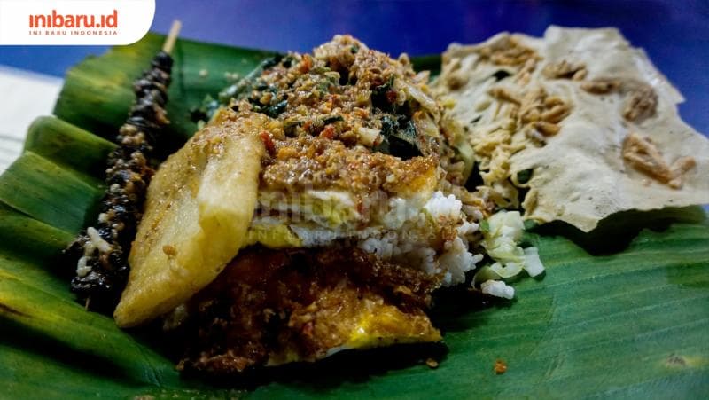 Pecel, salah satu makanan khas Indonesia yang digemari banyak orang. (Inibaru.id/Audrian F)