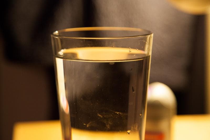 Air putih harus dicukupi asupannya saat Lebaran. (Flickr/Tompagenet)