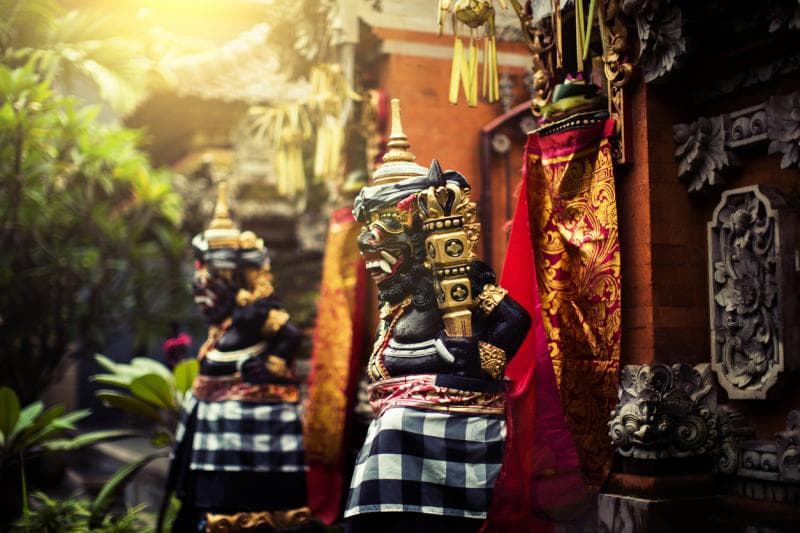 Sarung Poleng khas Bali. (traveloka)