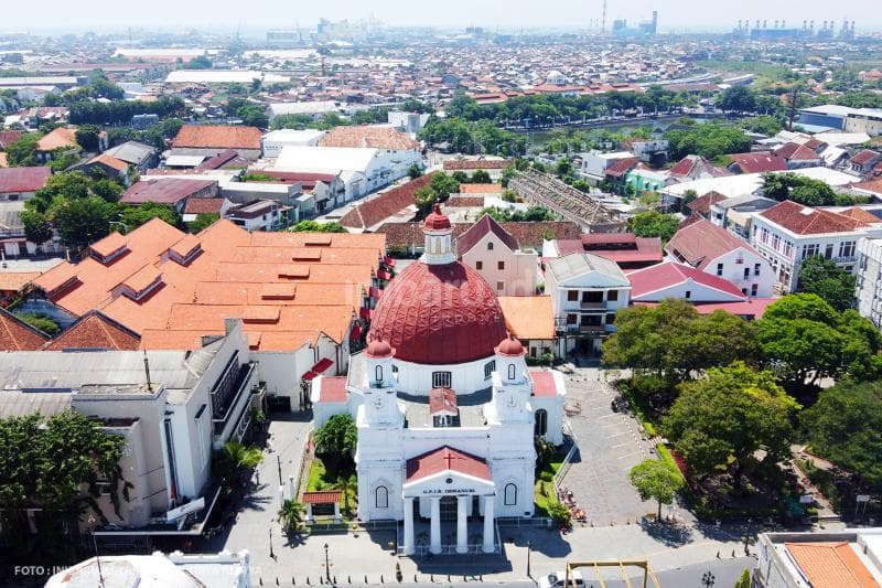 Melihat Kota Lama Semarang dari ketinggian di tengah pandemi corona.