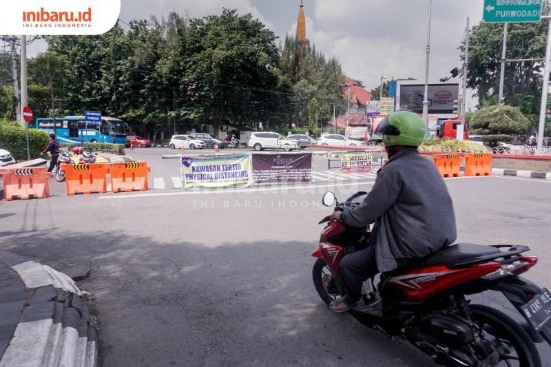 Antisipasi penyebaran Covid-19 yang semakin parah, Pemkot tutup perbatasan di Kota Surabaya. (Inibaru.id/ Audrian F)  