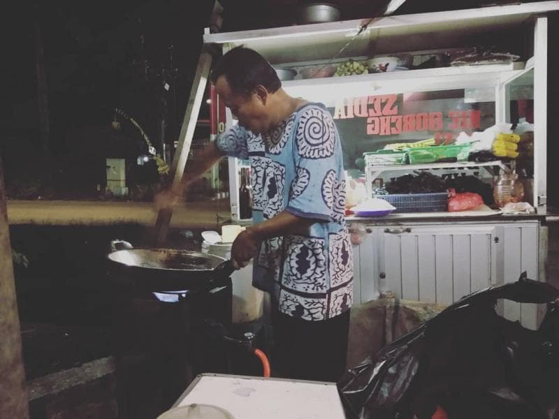 Tukang nasi goreng. (Instagram.com/ed.radjamargana)