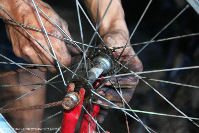 Ketelitian menjadi kunci untuk teknisi bengkel sepeda X-San Bike<br>