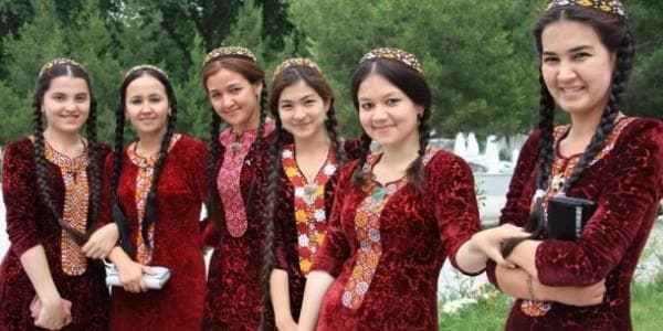 Perempuan-perempuan Uighur dikenal sebagai yang tercantik. (Santrinews)<br>