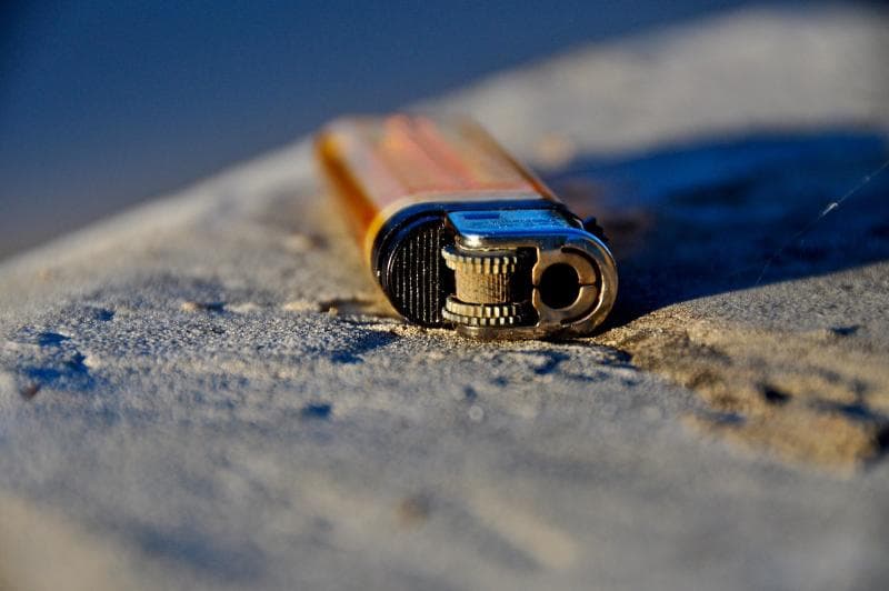 Obrolan Para Perokok: Jenis Korek Api dan Kelas Sosial Pemakainya